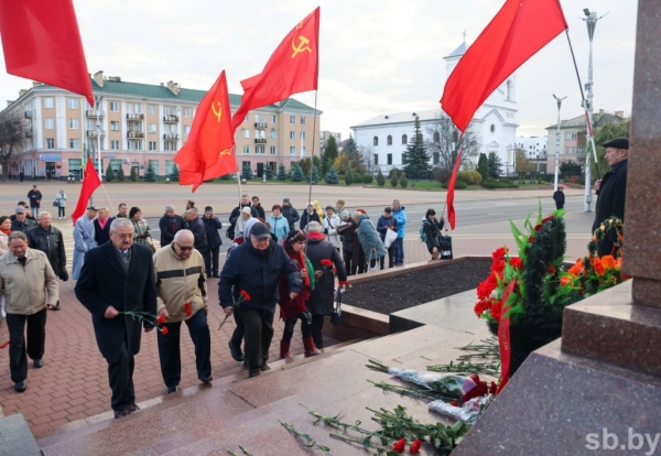 День Октябрьской революции отметили в Бресте