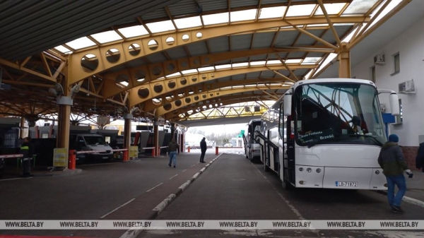 Проходить границу все тяжелее. Что сейчас происходит в ПП «Брест» Проходить границу все тяжелее. Что сейчас происходит в ПП «Брест»