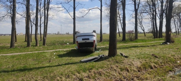 Водитель Lada создал аварийную ситуацию на Р-23 – в результате опрокинулся Ford с 5-летним ребенком Водитель Lada создал аварийную ситуацию на Р-23 – в результате опрокинулся Ford с 5-летним ребенком