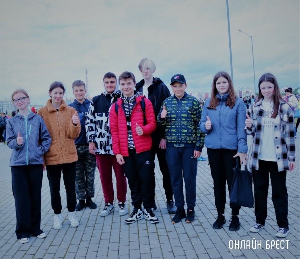 
                Читатель: Сегодня в Бресте на празднике «Дети нового 1000-летия»
            