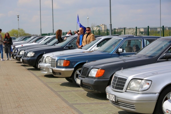 «После $30 000 вложения перестал считать». Пообщались с владельцами старых Mercedes