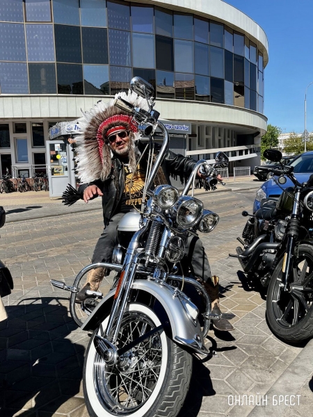 Читатель: Классный байкер сегодня на Советской в Бресте
Читатель: Классный байкер сегодня на Советской в Бресте