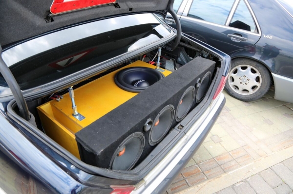 «После $30 000 вложения перестал считать». Пообщались с владельцами старых Mercedes