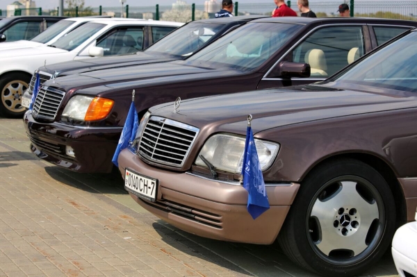 «После $30 000 вложения перестал считать». Пообщались с владельцами старых Mercedes