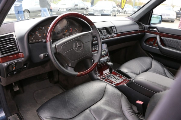 «После $30 000 вложения перестал считать». Пообщались с владельцами старых Mercedes