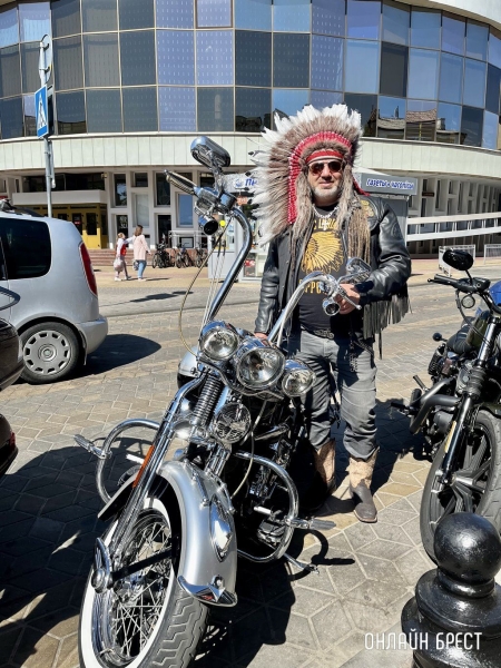 Читатель: Классный байкер сегодня на Советской в Бресте
Читатель: Классный байкер сегодня на Советской в Бресте