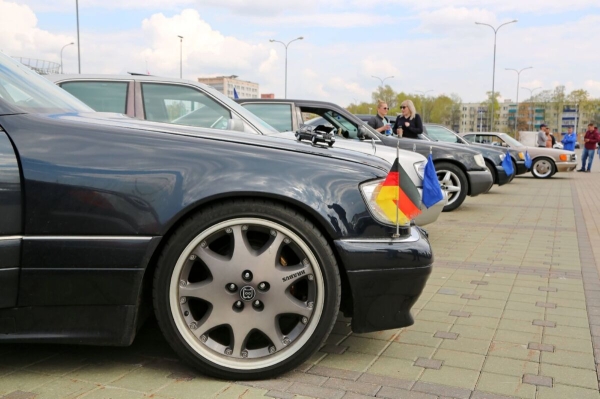 «После $30 000 вложения перестал считать». Пообщались с владельцами старых Mercedes