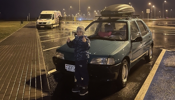 Белорус с сыном отправились на стареньком Peugeot 106 в Испанию. Доехали?