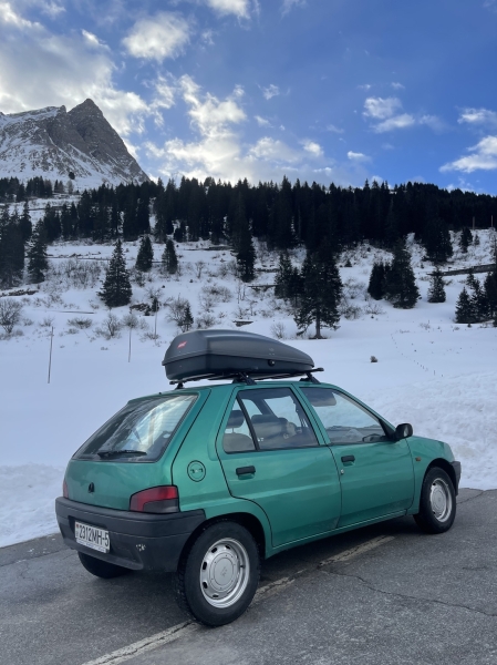 Белорус с сыном отправились на стареньком Peugeot 106 в Испанию. Доехали?