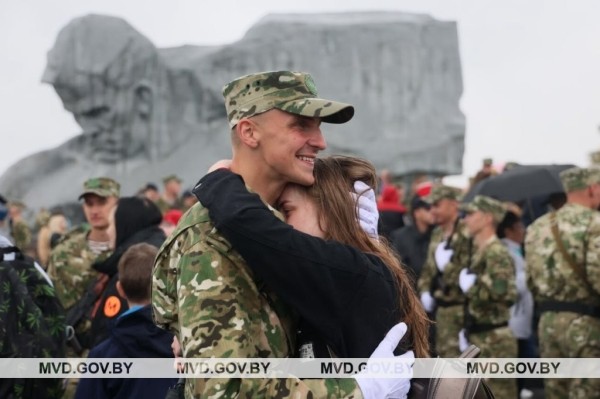 Торжественная присяга прошла в Брестской крепости. Видео и фото Торжественная присяга прошла в Брестской крепости. Видео и фото