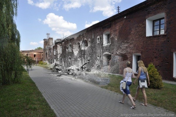 «Призраки» Брестской крепости
             
                «Призраки» Брестской крепости