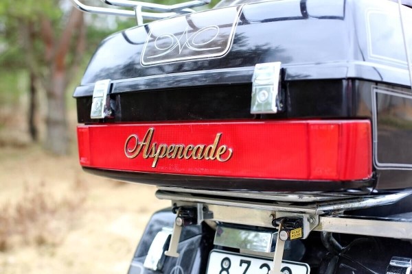 Вот мои крылья! Белорус купил топовый Honda GL1200 Gold Wing у американской церкви Вот мои крылья! Белорус купил топовый Honda GL1200 Gold Wing у американской церкви