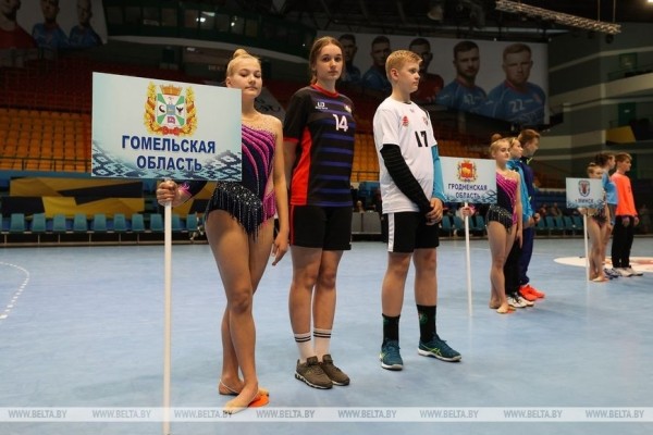 Финальный этап соревнований по гандболу «Стремительный мяч» стартовал в Бресте. Фоторепортаж