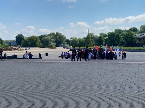 Более 2800 километров пути. В Бресте финишировал автопробег из российского Североморска