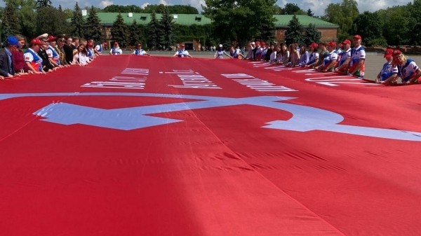 Более 2800 километров пути. В Бресте финишировал автопробег из российского Североморска