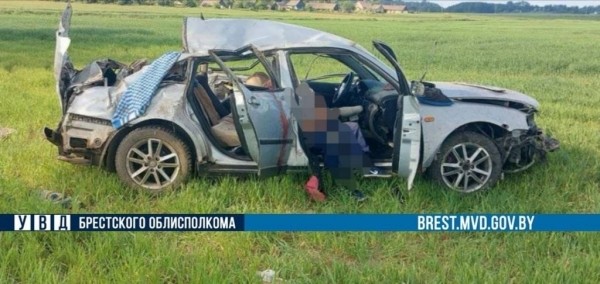 Подробности страшного ДТП в Пружанском районе: один пассажир погиб, второй травмирован Подробности страшного ДТП в Пружанском районе: один пассажир погиб, второй травмирован