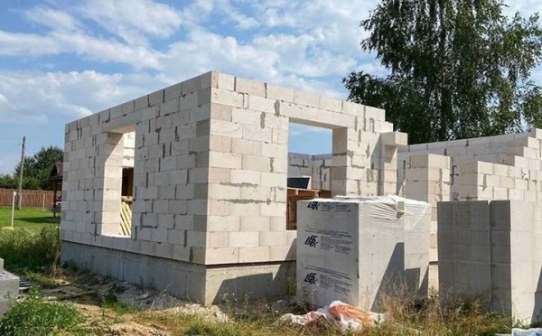 Они уже не силикатные, а золотые! Смотрим на цену блоков