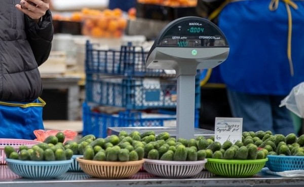 Контролеры проверили весы на рынках. Почти все оказались &laquo;неправильными&raquo;