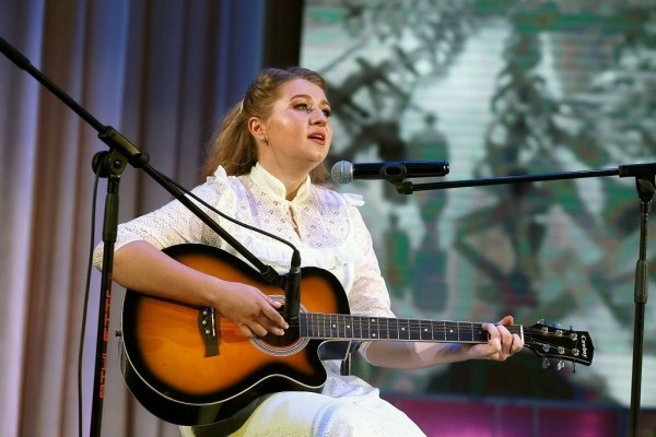 «Мисс Обаяние» трудится в вагонном участке Брестского отделения БелЖД «Мисс Обаяние» трудится в вагонном участке Брестского отделения БелЖД