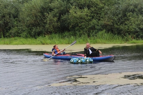 Пинские школьники почтили память моряков бронекатера БК-154 водным походом Пинские школьники почтили память моряков бронекатера БК-154 водным походом