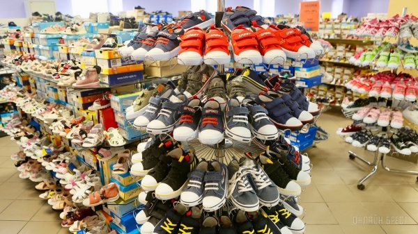 Самое время готовиться к школе! Три этажа школьных товаров в «Детском мире» на Советской в Бресте: канцелярия, рюкзаки, школьная форма и обувь