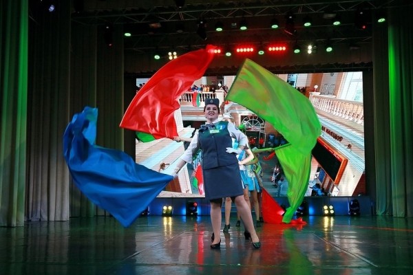 «Мисс Обаяние» трудится в вагонном участке Брестского отделения БелЖД «Мисс Обаяние» трудится в вагонном участке Брестского отделения БелЖД