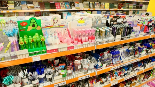 Самое время готовиться к школе! Три этажа школьных товаров в «Детском мире» на Советской в Бресте: канцелярия, рюкзаки, школьная форма и обувь