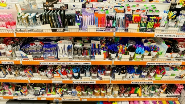 Самое время готовиться к школе! Три этажа школьных товаров в «Детском мире» на Советской в Бресте: канцелярия, рюкзаки, школьная форма и обувь