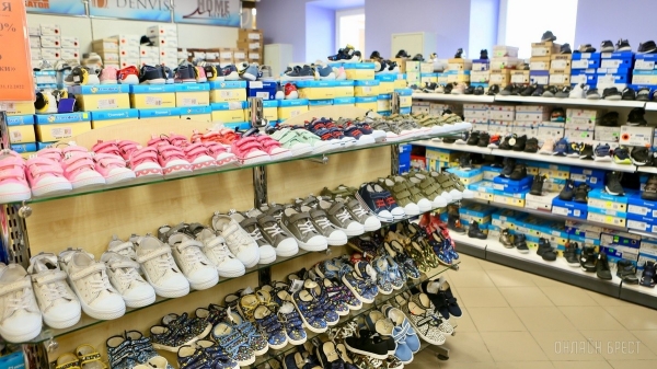 Самое время готовиться к школе! Три этажа школьных товаров в «Детском мире» на Советской в Бресте: канцелярия, рюкзаки, школьная форма и обувь
