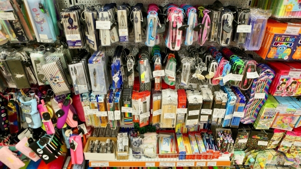 Самое время готовиться к школе! Три этажа школьных товаров в «Детском мире» на Советской в Бресте: канцелярия, рюкзаки, школьная форма и обувь