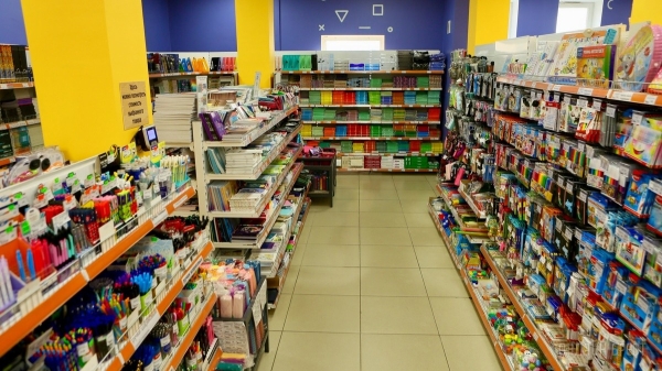 Самое время готовиться к школе! Три этажа школьных товаров в «Детском мире» на Советской в Бресте: канцелярия, рюкзаки, школьная форма и обувь