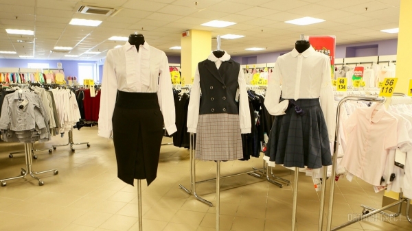 Самое время готовиться к школе! Три этажа школьных товаров в «Детском мире» на Советской в Бресте: канцелярия, рюкзаки, школьная форма и обувь