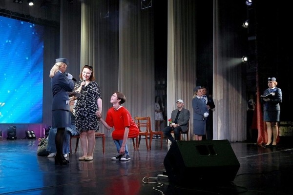 «Мисс Обаяние» трудится в вагонном участке Брестского отделения БелЖД «Мисс Обаяние» трудится в вагонном участке Брестского отделения БелЖД