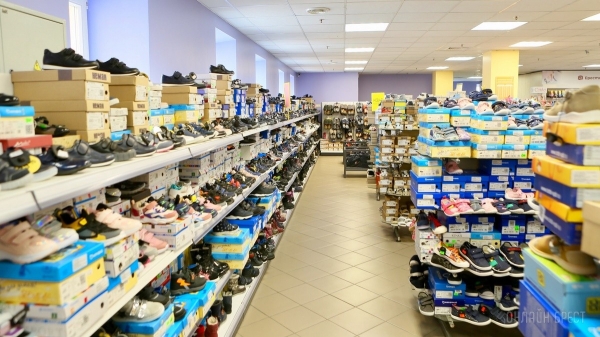 Самое время готовиться к школе! Три этажа школьных товаров в «Детском мире» на Советской в Бресте: канцелярия, рюкзаки, школьная форма и обувь