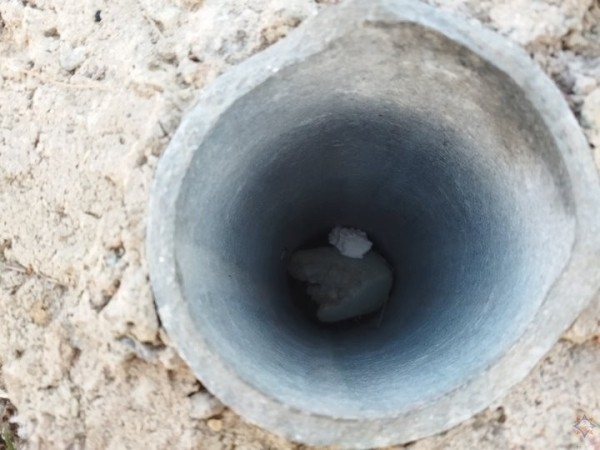 В Беларуси спасатели помогли малышу, нога которого застряла в трубе