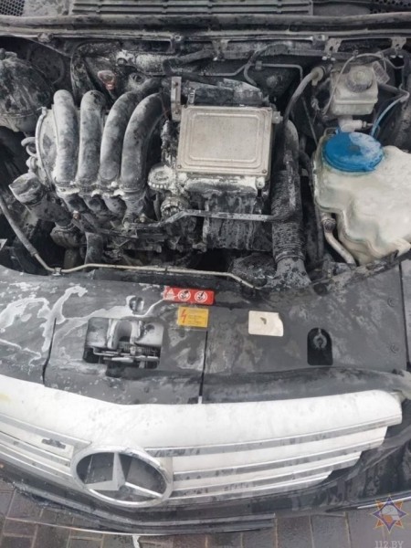 Мужчина получил ожоги на даче около Бреста, когда пытался потушить загоревшийся автомобиль Мужчина получил ожоги на даче около Бреста, когда пытался потушить загоревшийся автомобиль