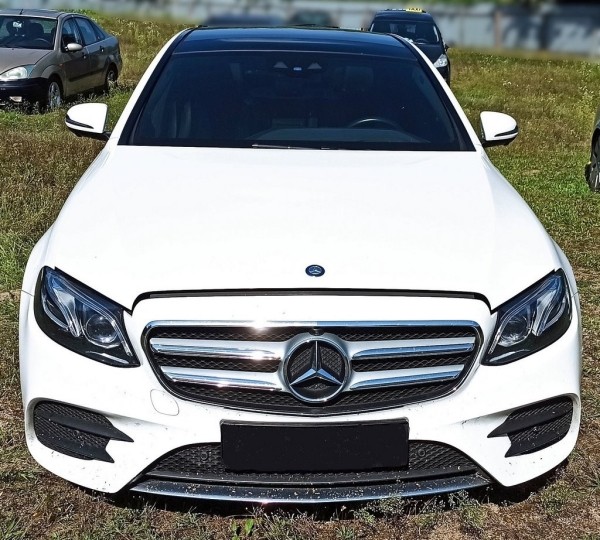 Белорус вез из Польши на грузовике разыскиваемый Mercedes