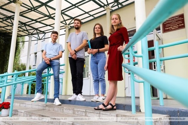 В ожидании 1 сентября: молодые учителя СШ №16 в Бресте готовятся к встрече с учениками