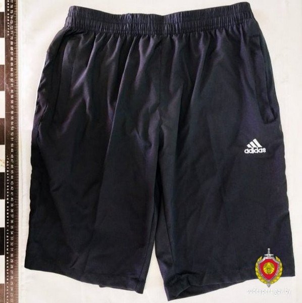 Белорус после примерки заменил изделия известных брендов на «подделку» Белорус после примерки заменил изделия известных брендов на «подделку»