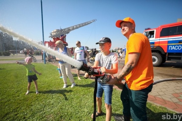 В Бресте открыли ЧМ по пожарно-спасательному спорту
