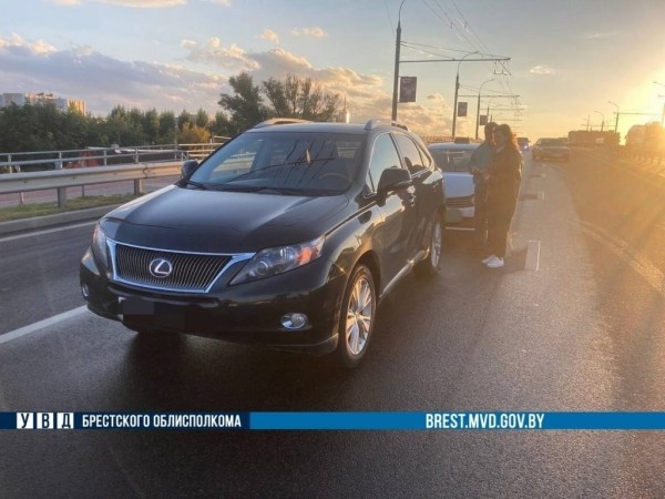 В Бресте на Кобринском мосту за 20 минут произошло 5 ДТП