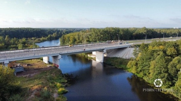 Смотрим с высоты, как идет ремонт Бульковского моста на М1
Смотрим с высоты, как идет ремонт Бульковского моста на М1