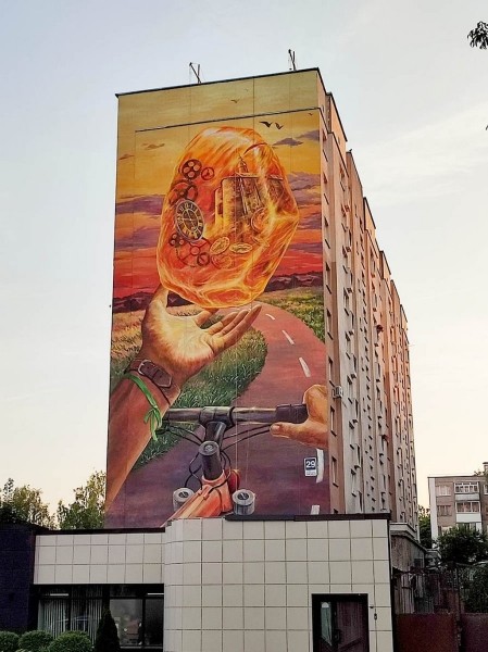 Мурал на одном из домов в Гродно создали художники из Брестской области Мурал на одном из домов в Гродно создали художники из Брестской области