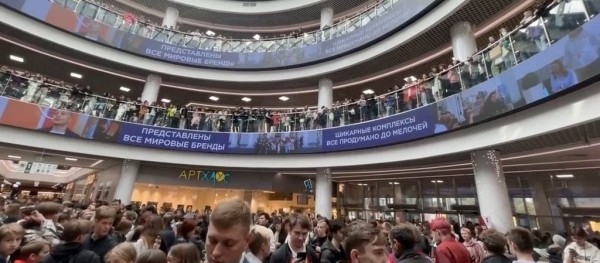 В Минске в Dana Mall экстренно остановился лифт. Медики оказывают помощь пострадавшим В Минске в Dana Mall экстренно остановился лифт. Медики оказывают помощь пострадавшим
