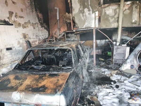 В Кобрине сгорел автомобиль, а его владелец получил ожоги В Кобрине сгорел автомобиль, а его владелец получил ожоги