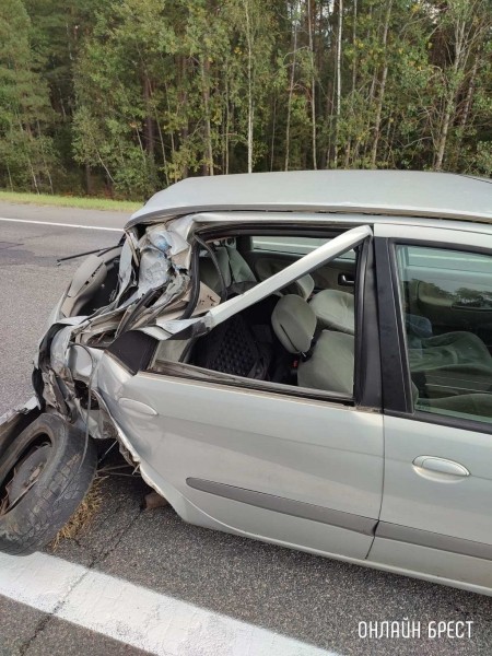 Очевидец: В Брестской области на М1 произошло серьёзное ДТП
Очевидец: В Брестской области на М1 произошло серьёзное ДТП