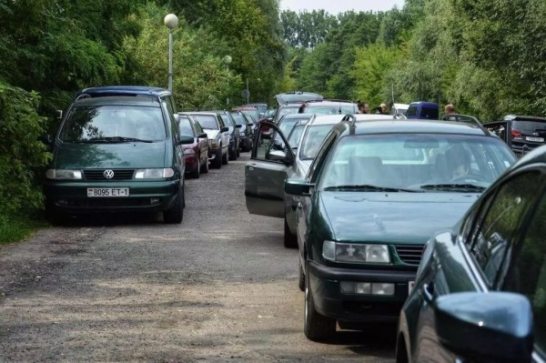 Расширен список тех, кому не надо въезжать в зону ожидания на границе