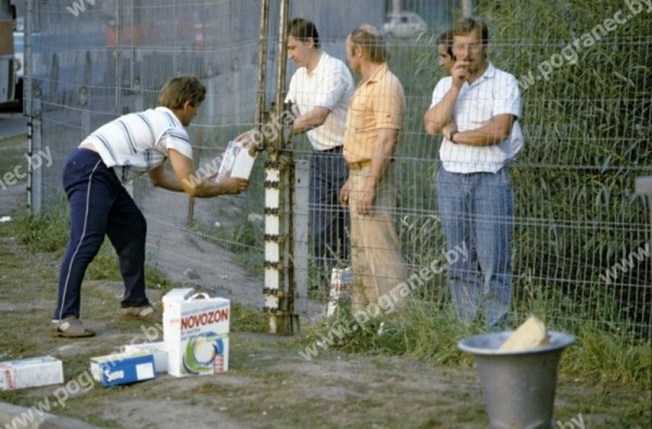 Вспомним, какие были очереди из Бреста в Польшу в 90-е