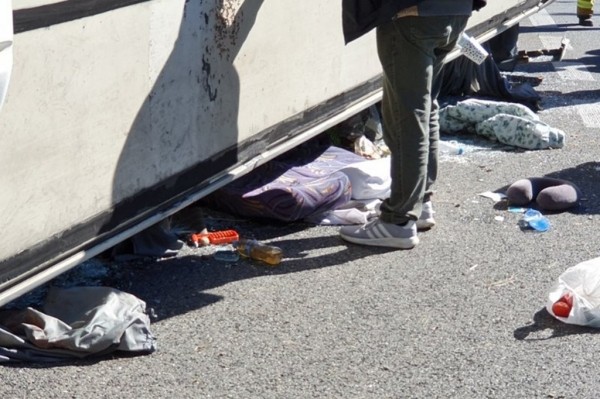 В Польше перевернулся автобус из Беларуси В Польше перевернулся автобус из Беларуси