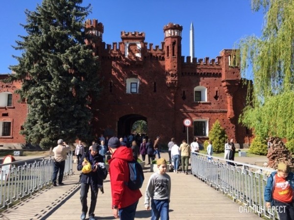 Министр образования: школьники смогут посещать музеи страны бесплатно Министр образования: школьники смогут посещать музеи страны бесплатно